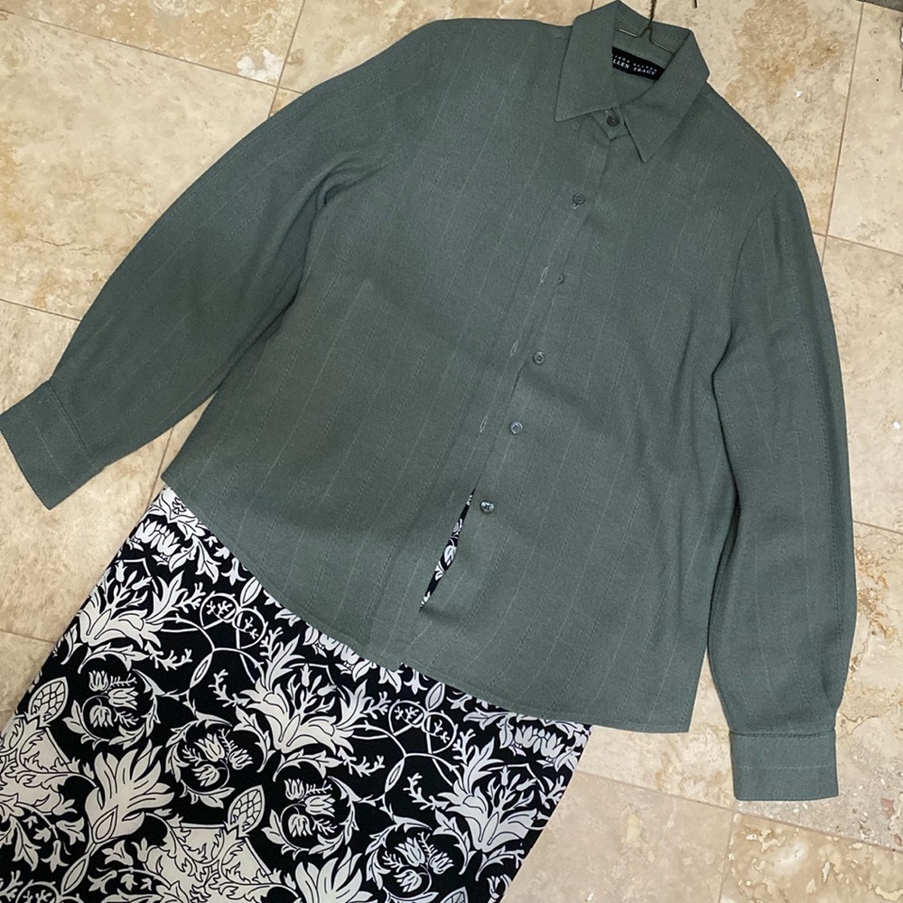 Ellen Tracy button down blouse. Olive Size 12